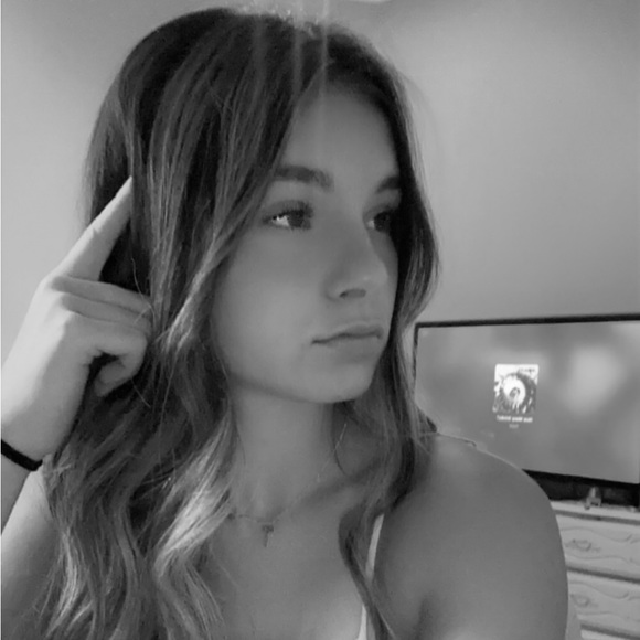 Meet your Posher, Cassidy - Picture 1 of 1